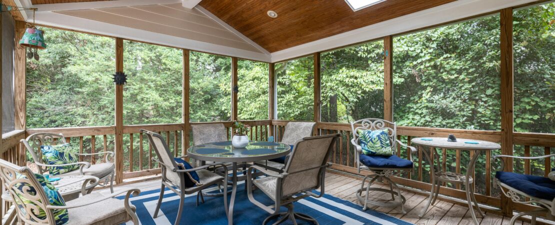 Exploring the Best Restaurants Listed on Caroline Tavern Seattle WA