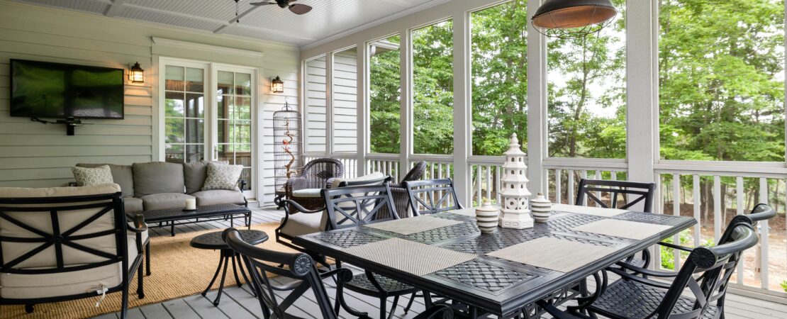 Beverages Caroline Tavern Seattle WA